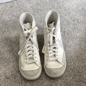 Nike blazer High-Top Casual Sneakers in Off-White/Cream